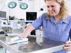 Hochwertiges Mikrofaser-Reinigungstuch zur kurzfristigen Verwendung im Gesundheitssektor