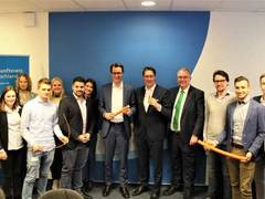 Verkehrsminister Hendrik Wüst besucht Deutsche Glasfaser in Borken