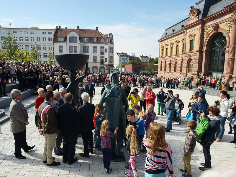 Attraktive Nachbarschaft: Neuer Stadtplatz am Forum ALTE POST