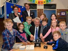 NRW-Minister Pinkwart zum Glasfaserausbau: "Ländliches NRW schaltet auf Lichtgeschwindigkeit"