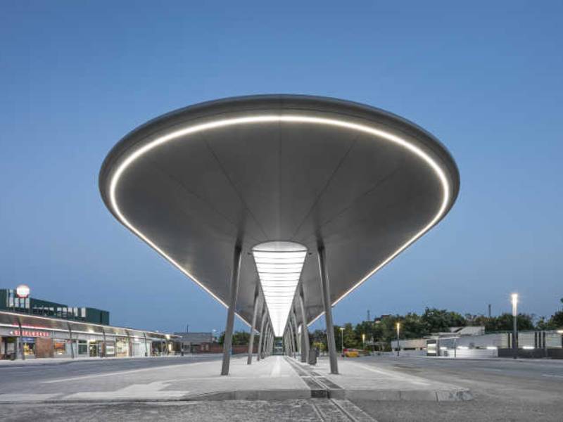 Kein UFO-Landeplatz, sondern ein moderner Busbahnhof