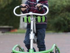 Laufen und Spielen mit Handicap – Hilfsmittel für Kinder mit motorischen Einschränkungen