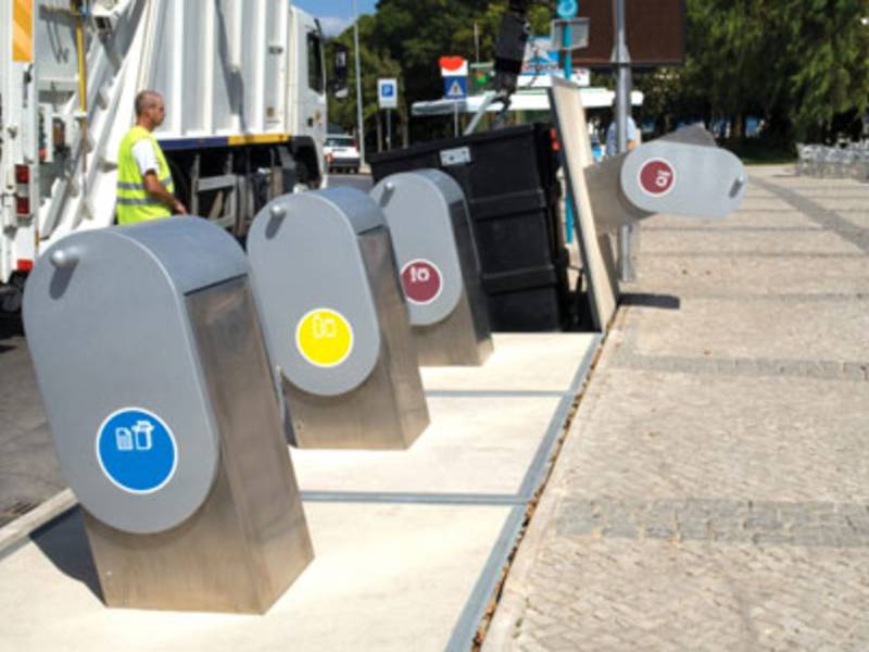 Gasdruckfedern optimieren Entsorgung moderner Unterflur-Abfalltrennsysteme