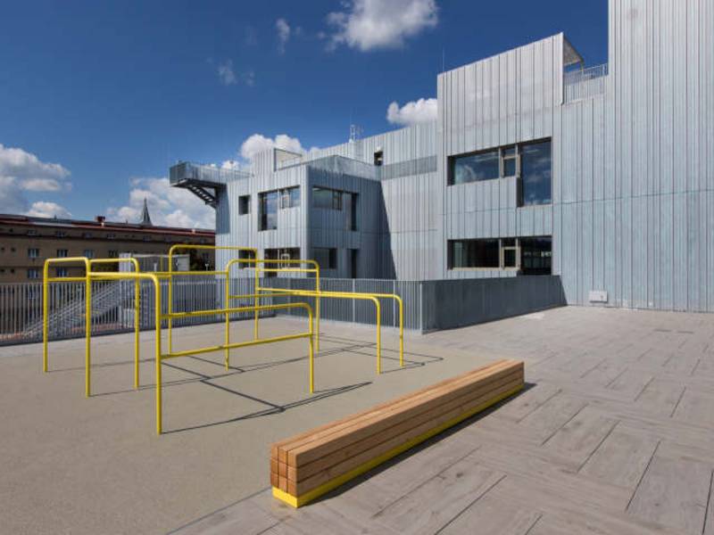 Fassade mit Durchblick