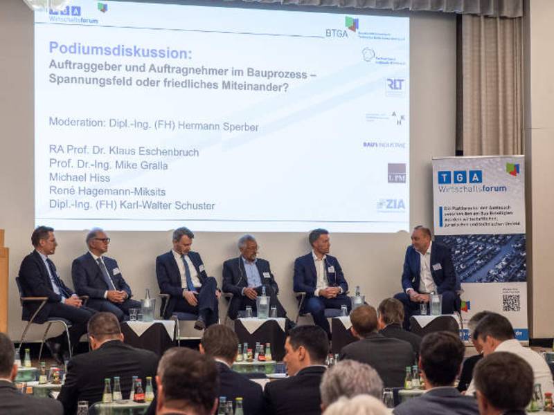 Interdisziplinäre Branchengespräche beim TGA-Wirtschaftsforum