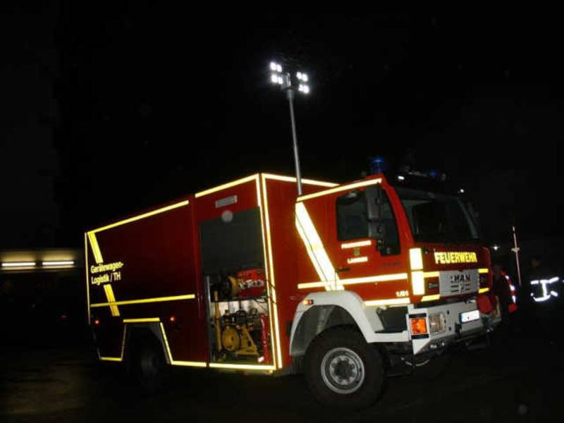 LED-Arbeitsscheinwerfer und 360°-Kamerasystem für Einsatzfahrzeuge