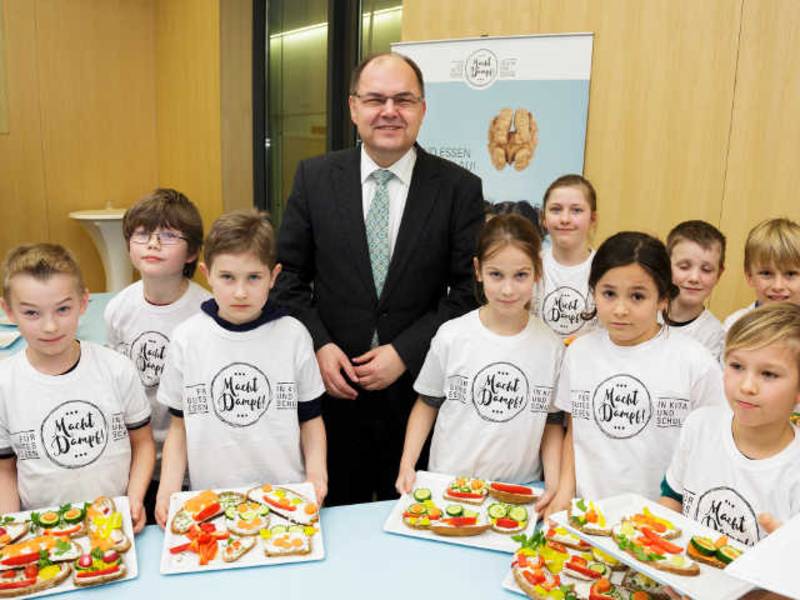 Bundesernährungsminister setzt auf Extraportion Wissen im Unterricht