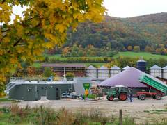 Erdbeerduft aus Biogas: Moderne Anlagen sollen Strom, Wärme & Chemikalien liefern