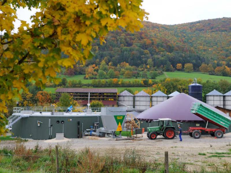 Erdbeerduft aus Biogas: Moderne Anlagen sollen Strom, Wärme & Chemikalien liefern