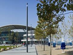 Stimmungsvolles Außenlicht für den Stadtplatz vor der neuen Rhein-Galerie in Ludwigshafen