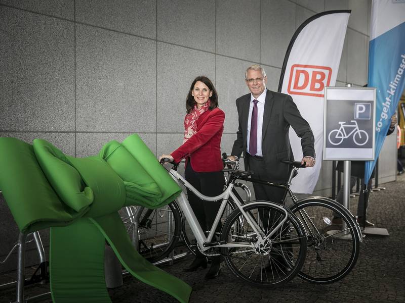 Bundesumweltministerium und Deutsche Bahn starten Bike+Ride-Offensive
