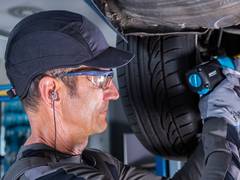 Sehhilfe mit Spezialglas: Premium-Lösung erleichtert Arbeiten auf Augenhöhe
