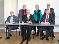 Vertrag zur Eigenentschuldung in Lehre unterzeichnet – Schuldenabbau von 76,27 Prozent