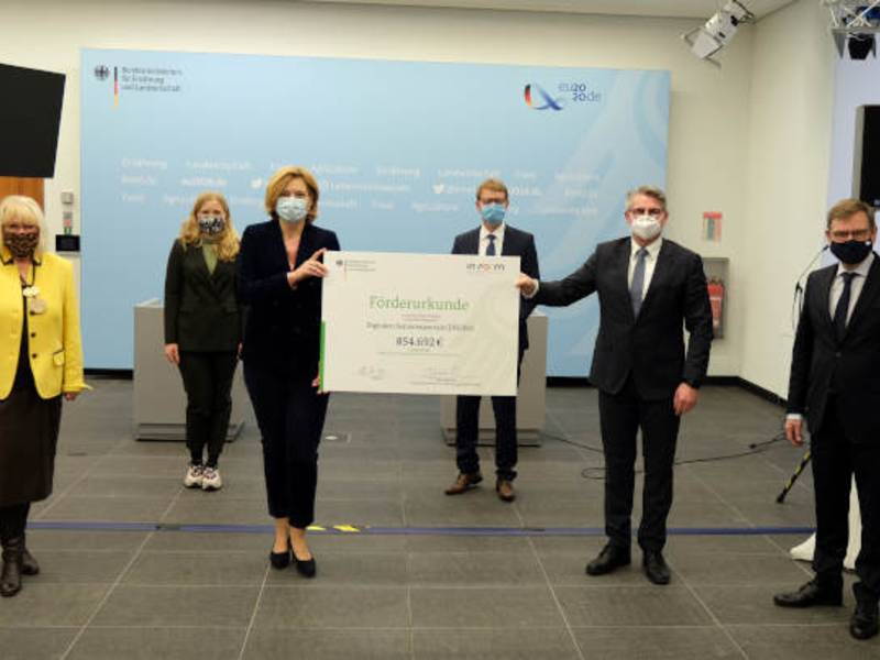 855.000 Euro für digitales Seniorenportal