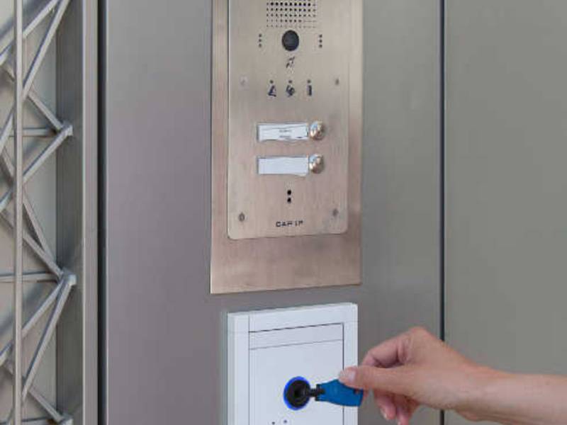 Zutrittsorganisation blueSmart von Winkhaus in der Deutschen Schule in Madrid