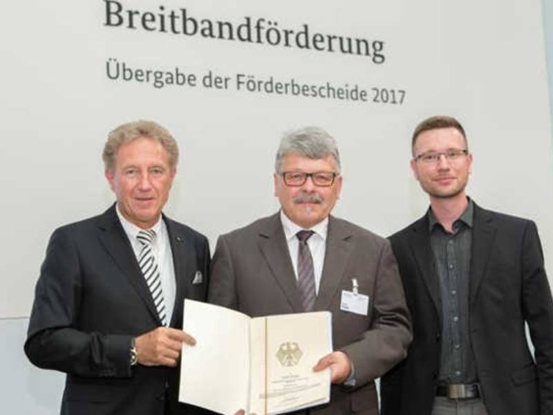 BMVI vergibt Förderbescheide für schnelles Internet