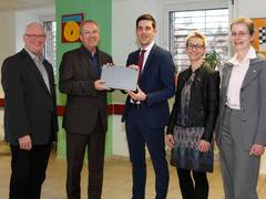 Smart School: Fujitsu übergibt 56 hochwertige Tablets an saarländisches Gymnasium Wendalinum