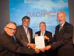 Arbeitsplatz-Erde – Nachwuchsportal überschreitet Grenzen