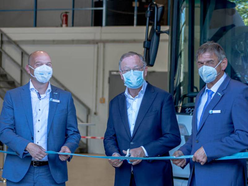 Ministerpräsident Stephan Weil eröffnet Faunproduktion für Nutzfahrzeuge mit Wasserstoffantrieb