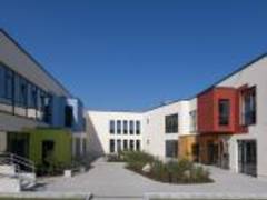 Moderne Architektur unterstützt fortschrittliche Pädagogik