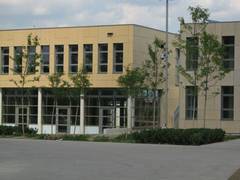 Fassade aus Holzwerkstoff-Tafeln - Freie Schule Anne-Sophie in Künzelsau