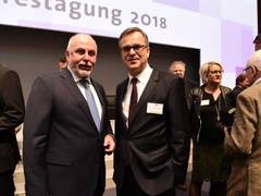 "Wir brauchen mehr Zusammen­arbeit und Vernetzung im öffentlichen Dienst!"
