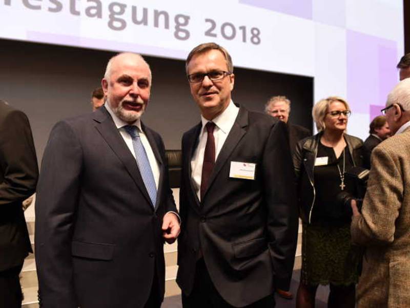 "Wir brauchen mehr Zusammen­arbeit und Vernetzung im öffentlichen Dienst!"