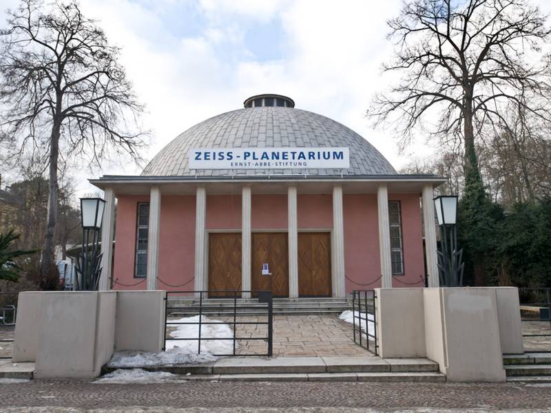 Fußbodenheizung ersetzt Luftheizung im Zeiss-Planetarium Jena