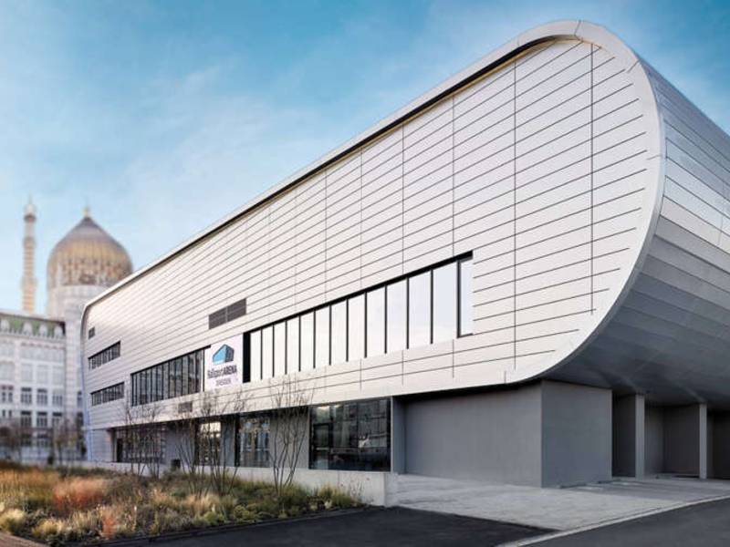 Aluminium lässt BallsportARENA erstrahlen