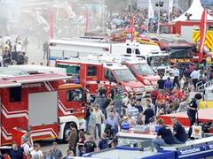 „Blaulichtmeile“ in der Georgstraße stimmt Hannoveraner auf die INTERSCHUTZ 2015 ein