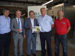 SüdWestStrom-Projekt von Umweltminister Franz Untersteller als „Ort voller Energie“ ausgezeichnet