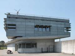 Feuerverzinkte Fassade der Betriebszentrale des Rheinpolders Söllingen-Greffern