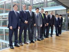 KYOCERA Document Solutions übernimmt Ceyoniq-Gruppe