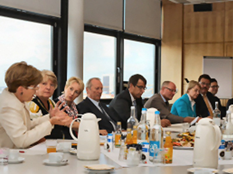 Erster Runder Tisch zu kommunalen Ukraine-Partnerschaften