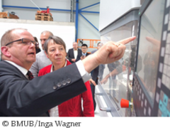 Hendricks besucht Pilotprojekt für effiziente Metallbearbeitung in Baden-Württemberg