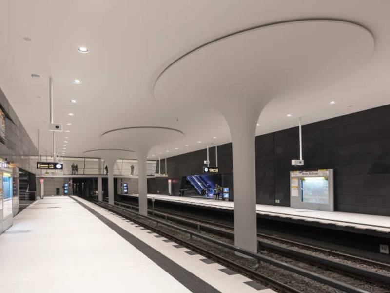 Dramaturgie in Schwarz-Weiß - Der U-Bahnhof „Rotes Rathaus“ in Berlin