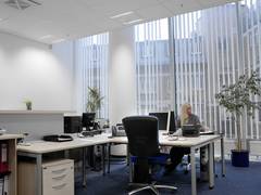 Einbauleuchte UEX LED von Regiolux: Im Office auf Nummer sicher