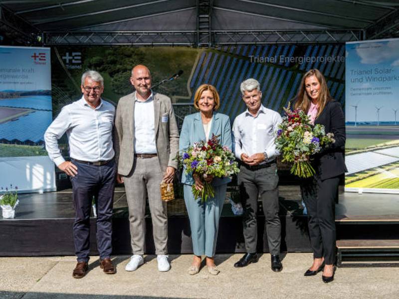 Ministerpräsidentin Malu Dreyer würdigt das Erneuerbaren-Engagement von Trianel in der Eifel