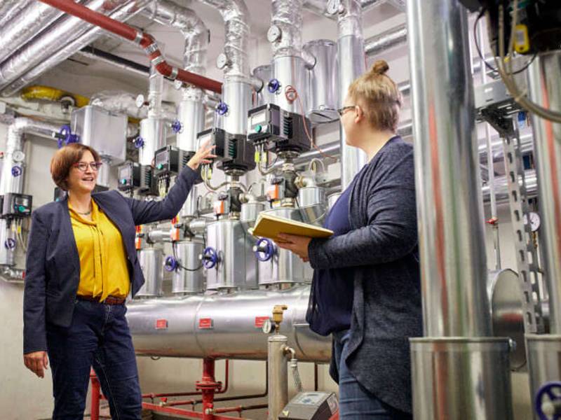 Wärme aus Biomasse für Berufliche Schule, Pflegeheim sowie Wohn- und Ärztehaus